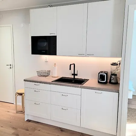2 Bedroom, 60m2 Apt In Espoo, Own Parking Appartamento